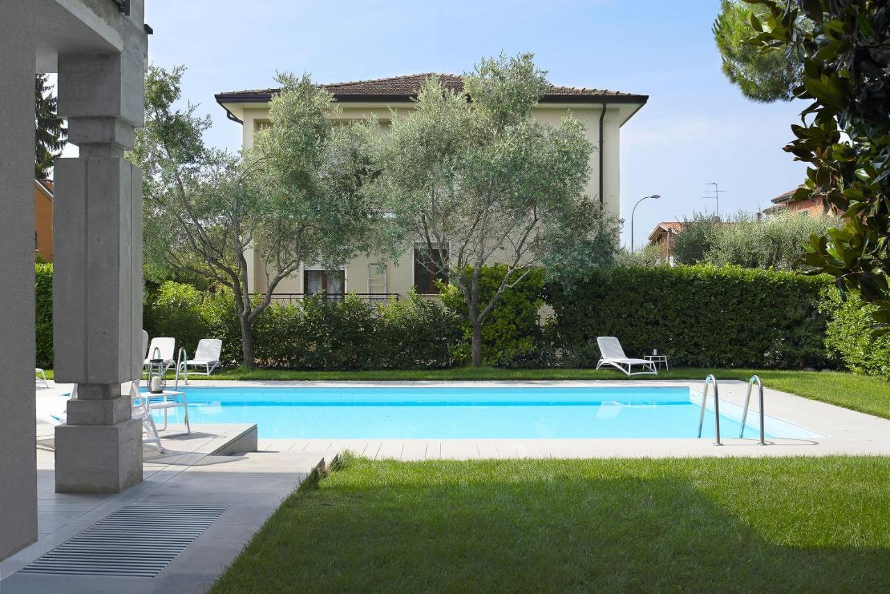 Baseventuno 4 Bilocale Lägenhet Sirmione Exteriör bild