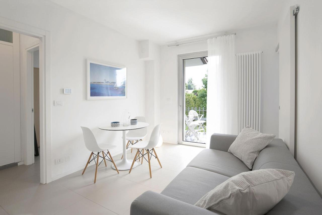 Baseventuno 4 Bilocale Lägenhet Sirmione Exteriör bild